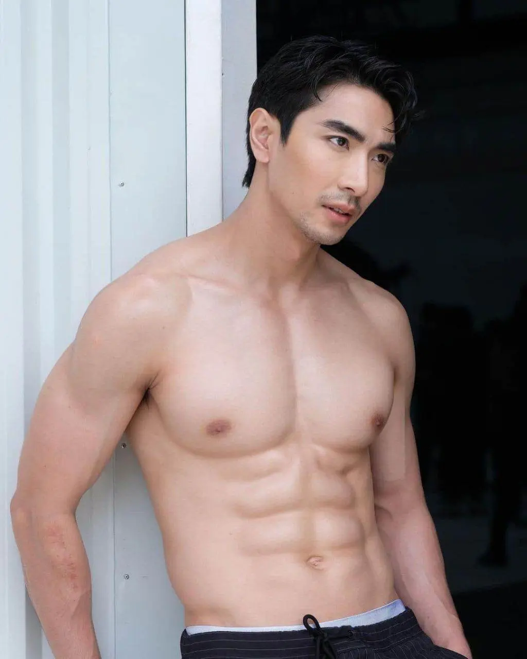 หล่อสดใสเดินไปมั้ย?พ่อเอ้ย