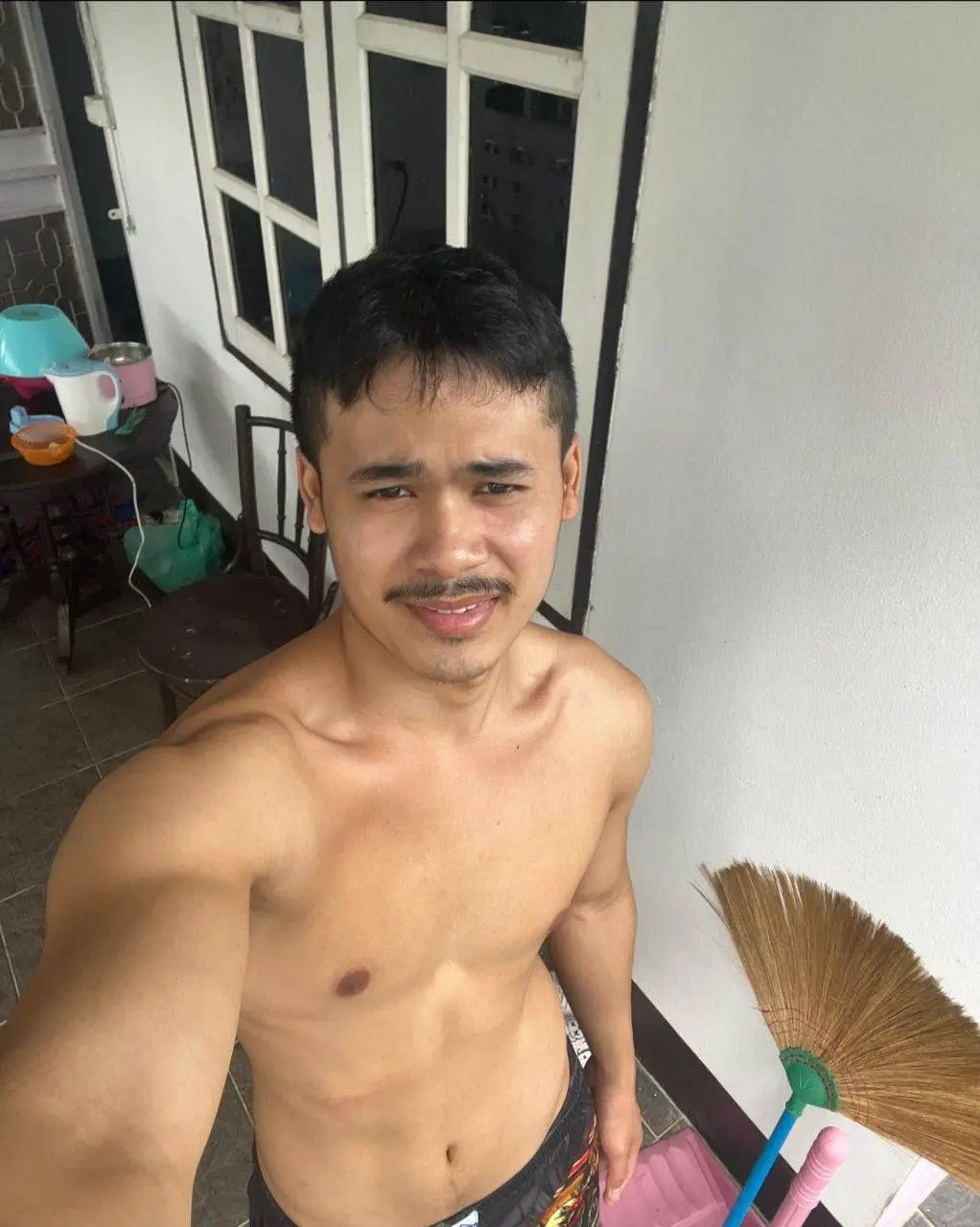 ชอบหนวดไหนน๊าา