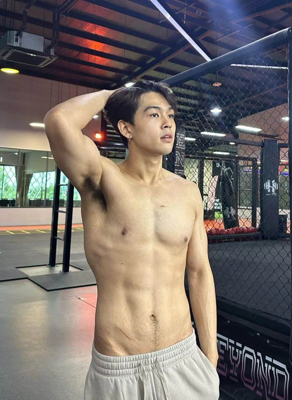 วงแขนแสนสะท้าน