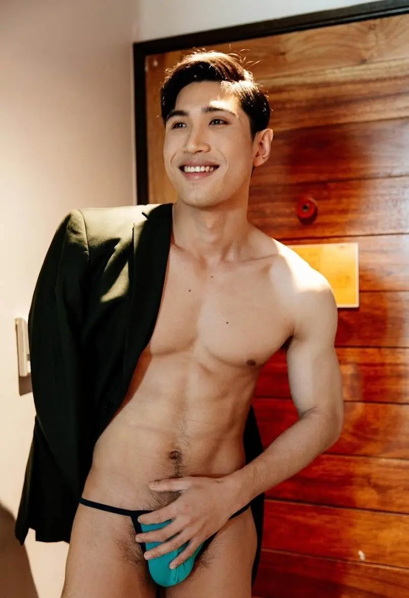 หนุ่มหล่อขึ้นปก 1177.4