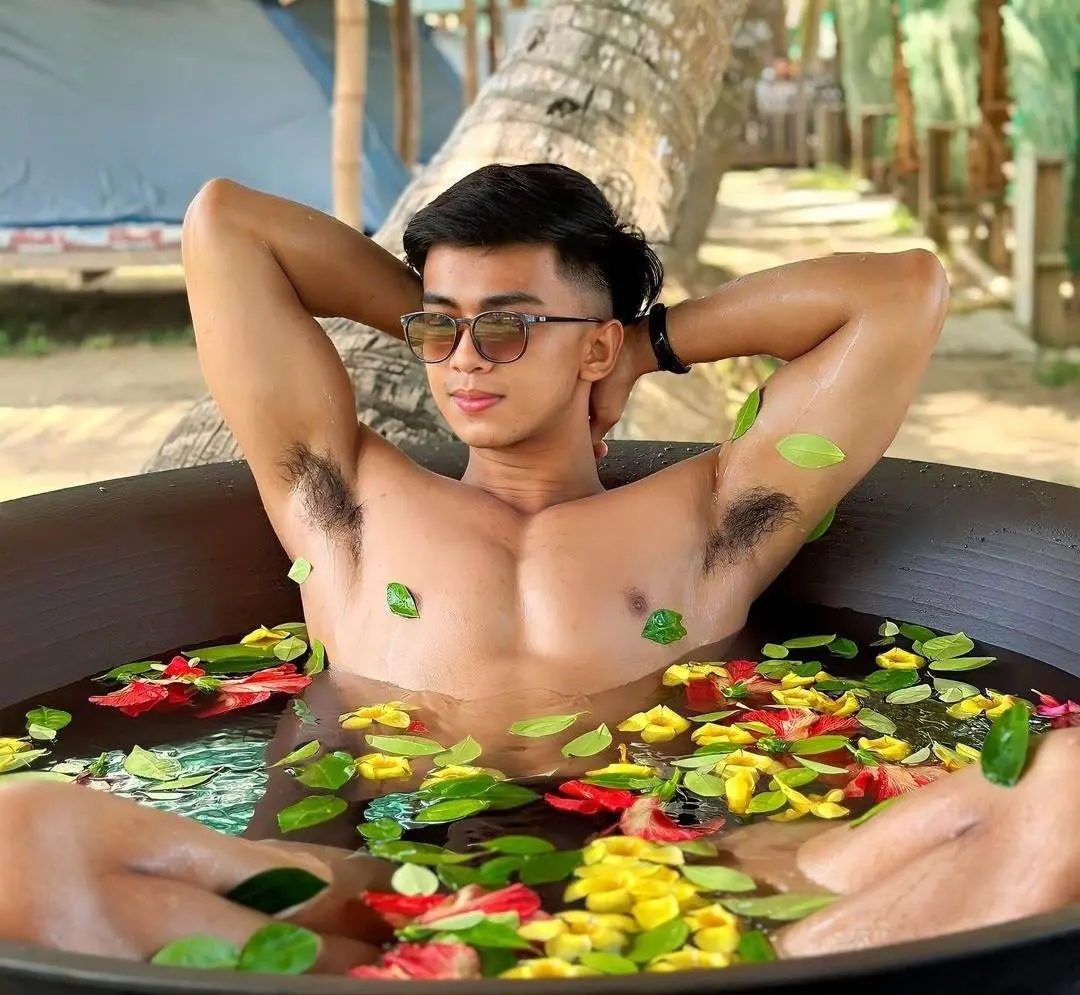 อยากลงอ่างด้วยเลย