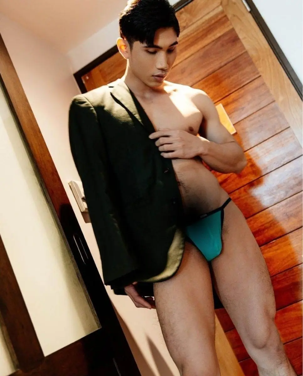 หนุ่มหล่อขึ้นปก 1177.5