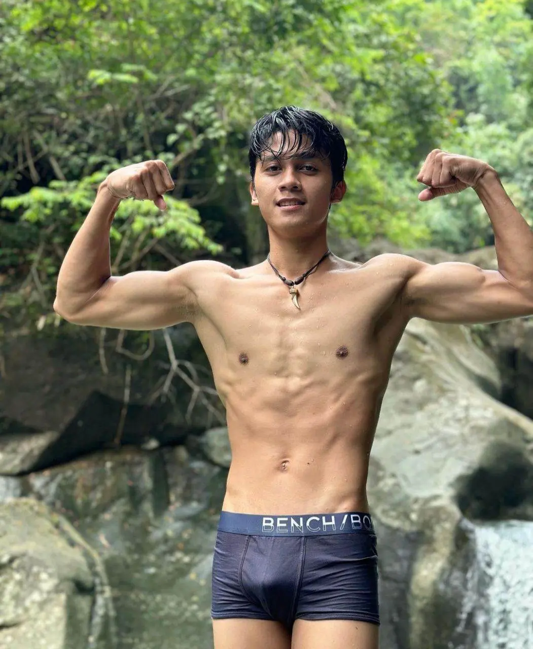 สุขสันต์วันหยุด
