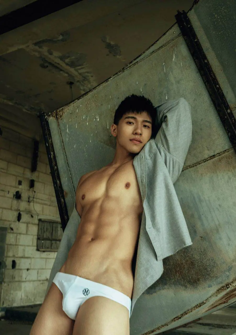 หนุ่มหล่อขึ้นปก 1180