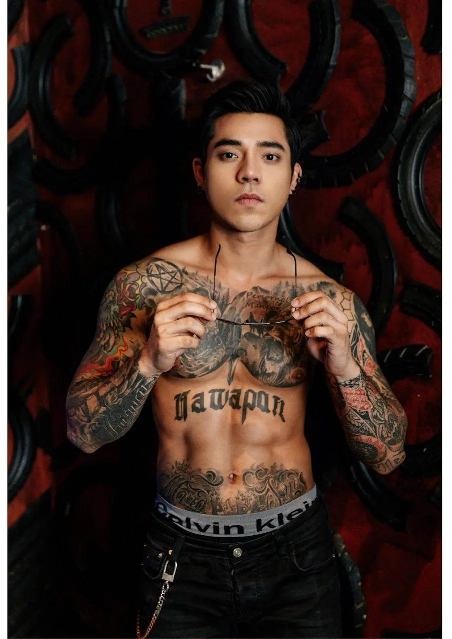 หนุ่มหล่อขึ้นปก 1186