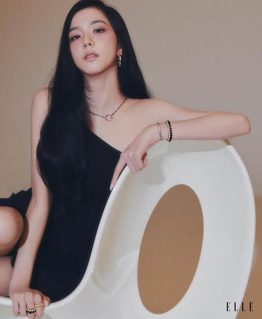 (BLACKPINK) Jisoo @ ELLE Singapore November 2023