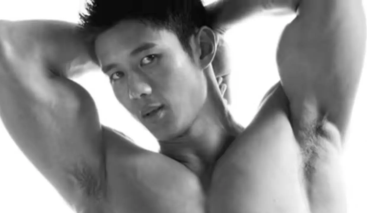 หล่อล่ำโดนตำถั่วแดง