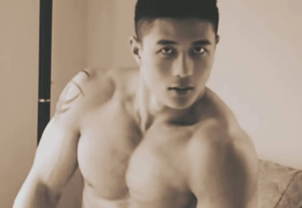 หล่อล่ำโดนตำถั่วแดง