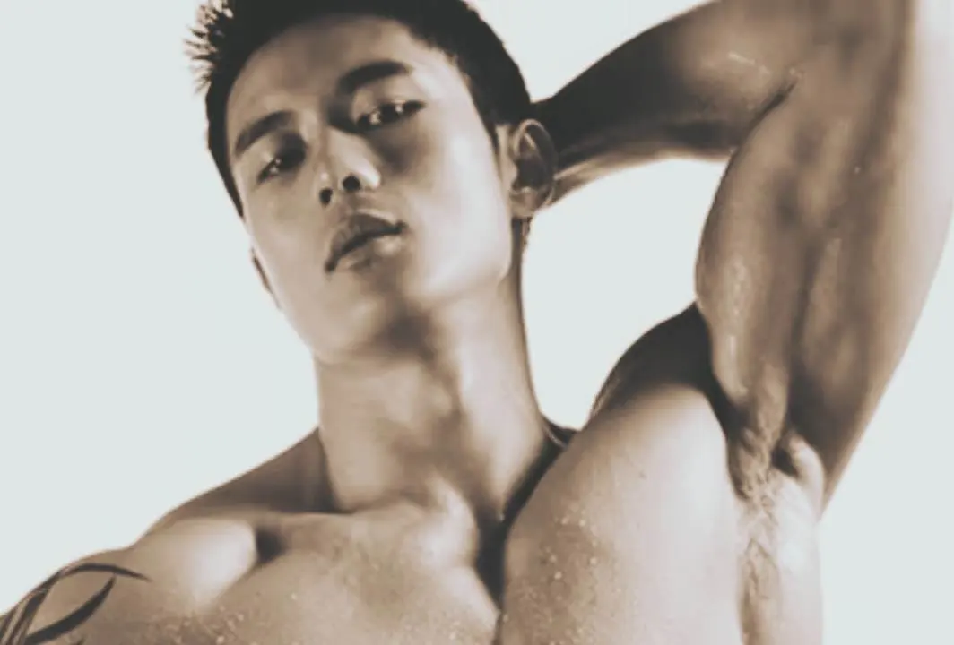 หล่อล่ำโดนตำถั่วแดง