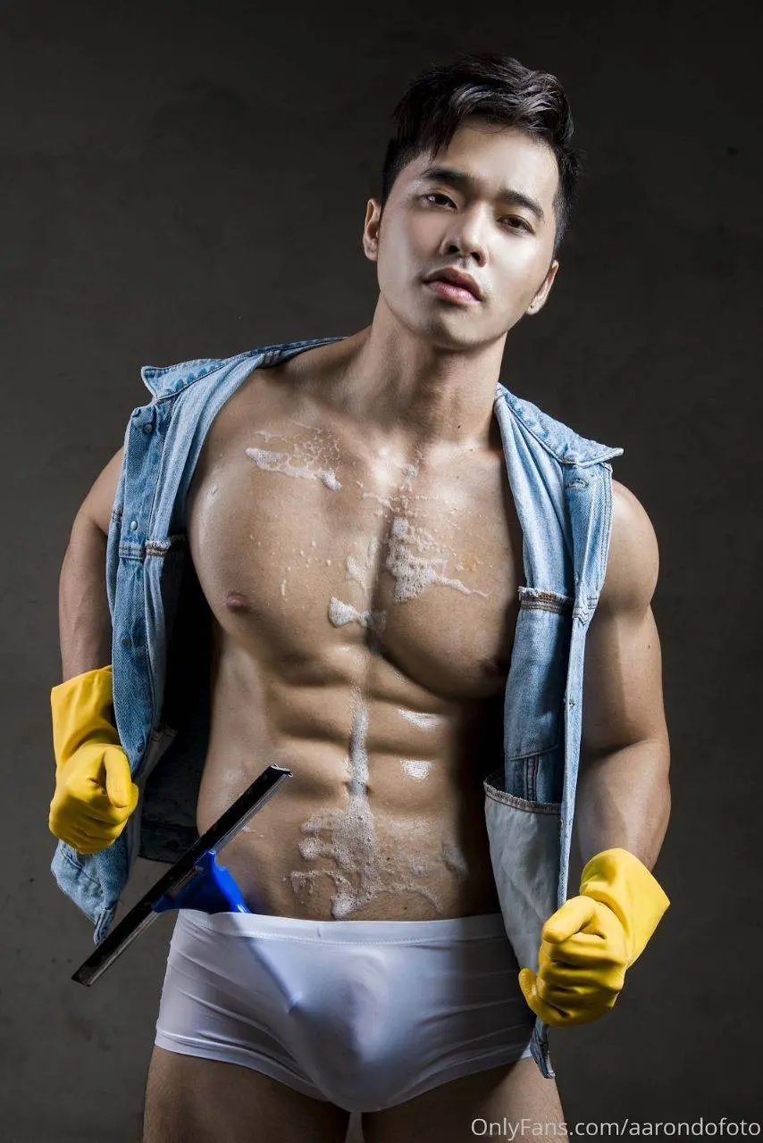 หนุ่มหล่อขึ้นปก 1182.1