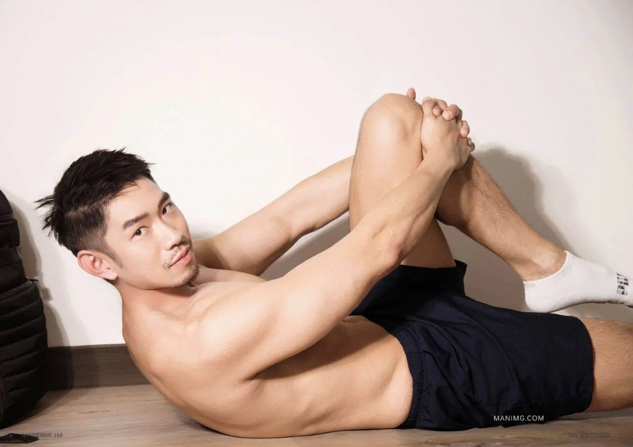 หนุ่มหล่อขึ้นปก 1184.1