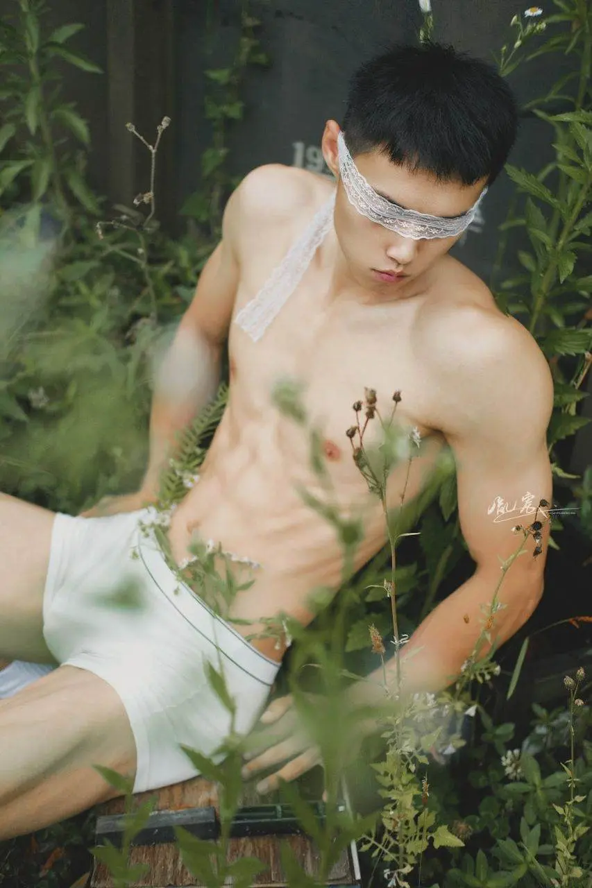 หนุ่มหล่อขึ้นปก 1185.1