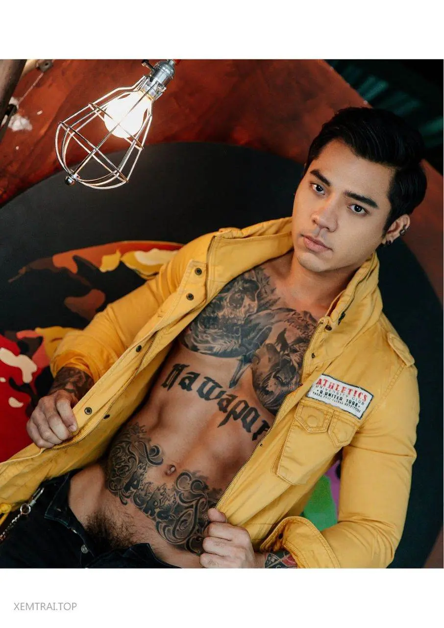 หนุ่มหล่อขึ้นปก 1186.1