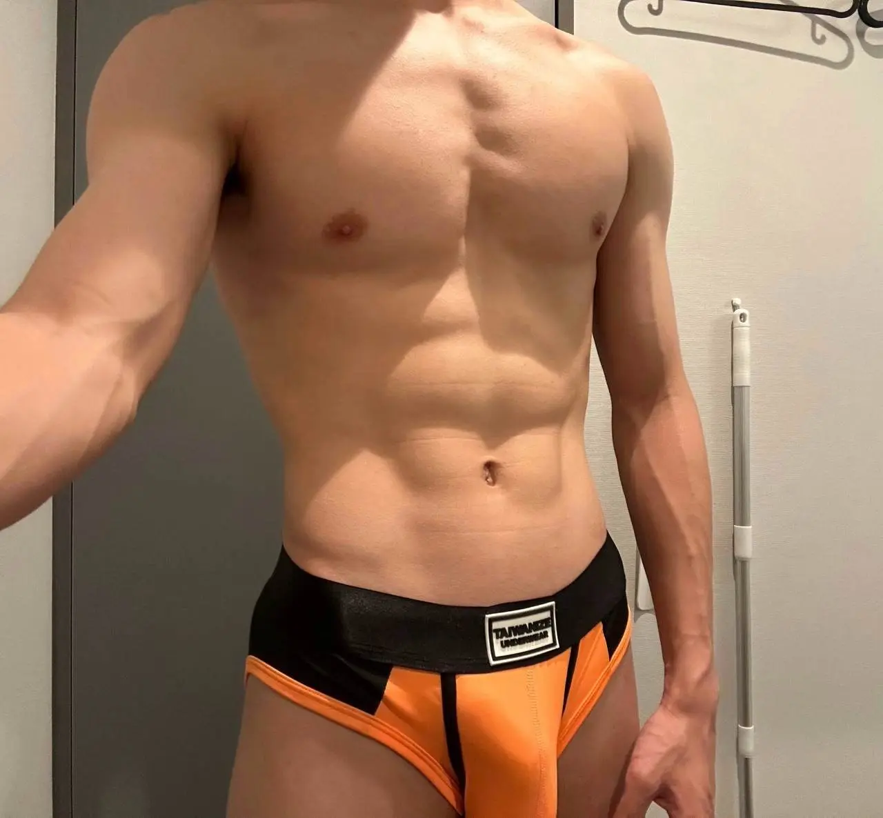 ถอดโชว์เรือนร่าง 2835