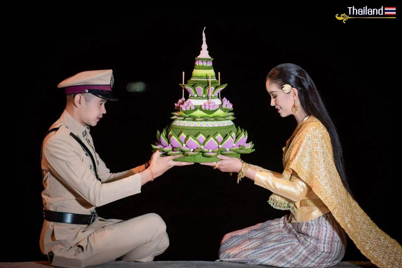 THAILAND 🇹🇭 | KRATHONG in LOY KRATHONG FESTIVAL