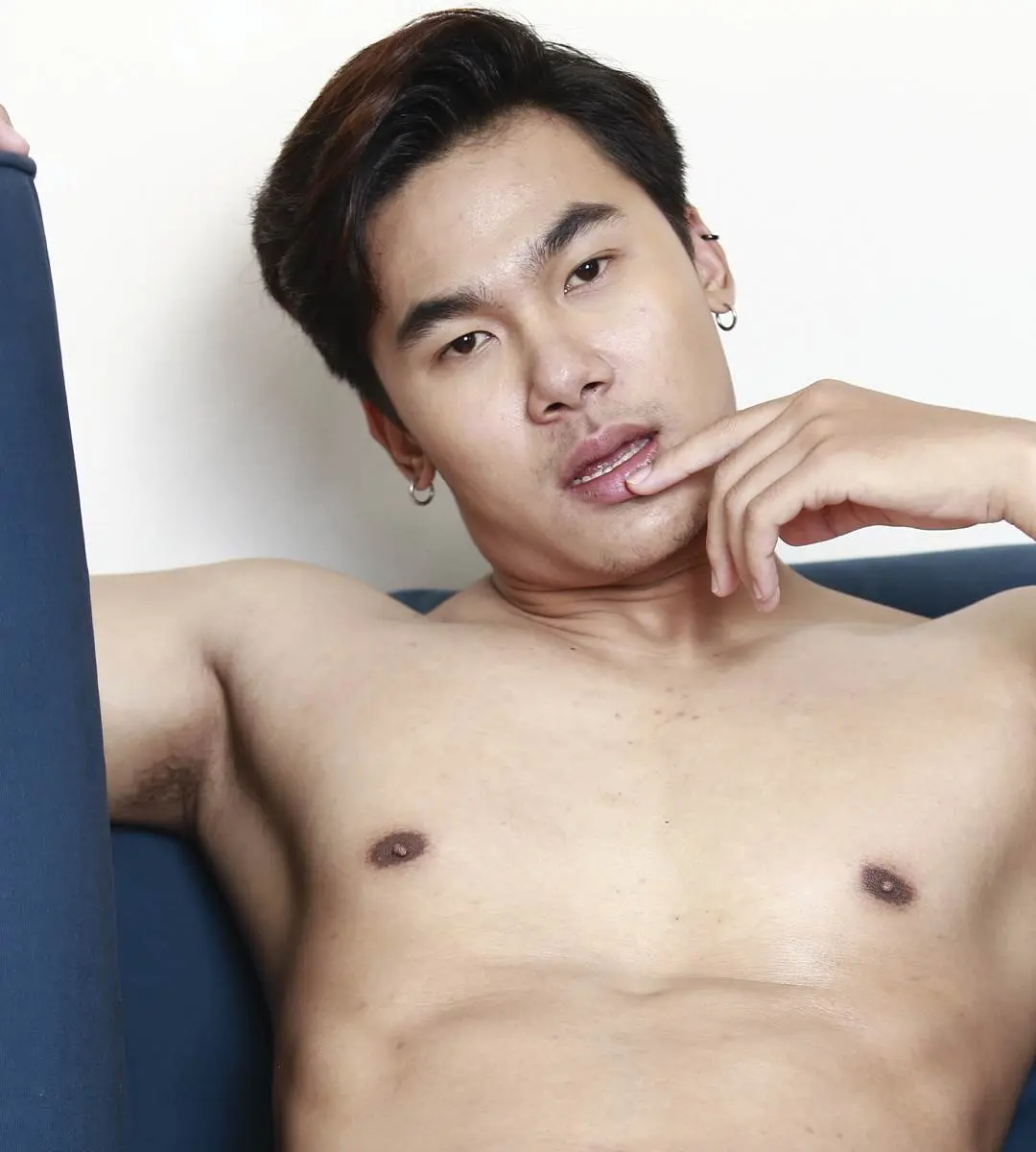 สามมีดุ้นทองคำ