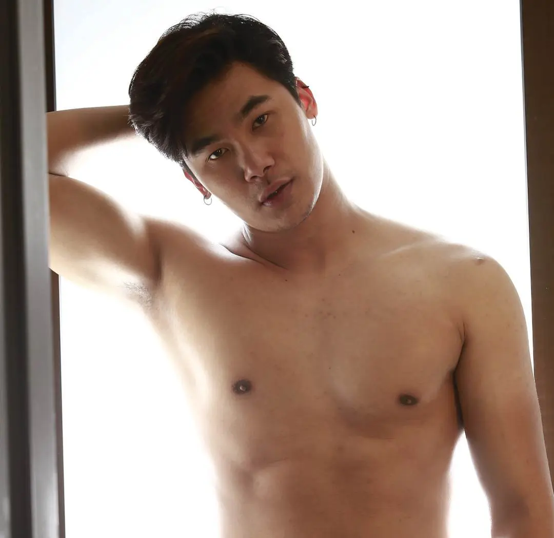 สามมีดุ้นทองคำ