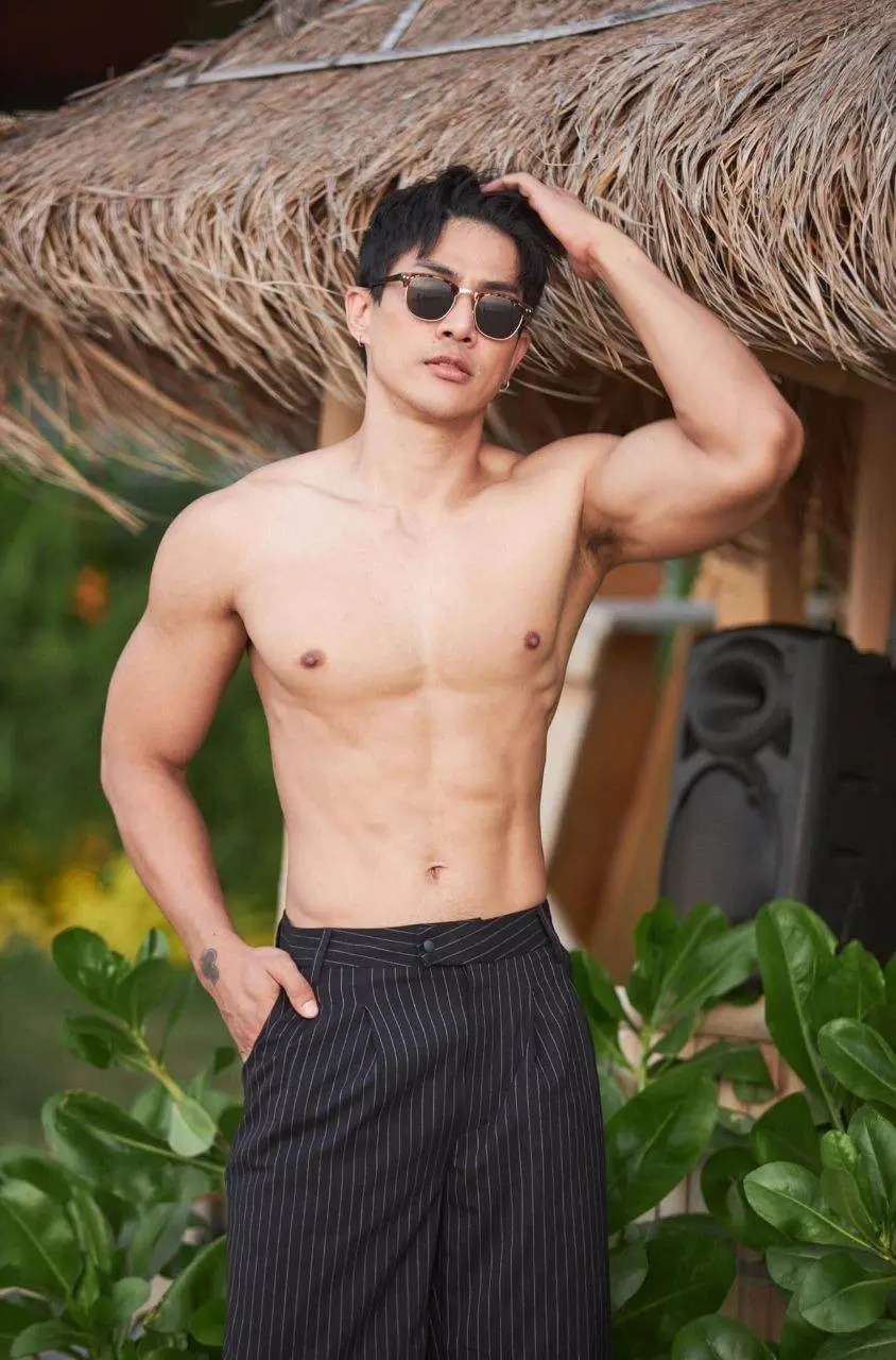 สามมีดุ้นทองคำ