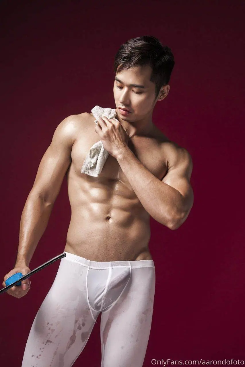 หนุ่มหล่อขึ้นปก 1182.2