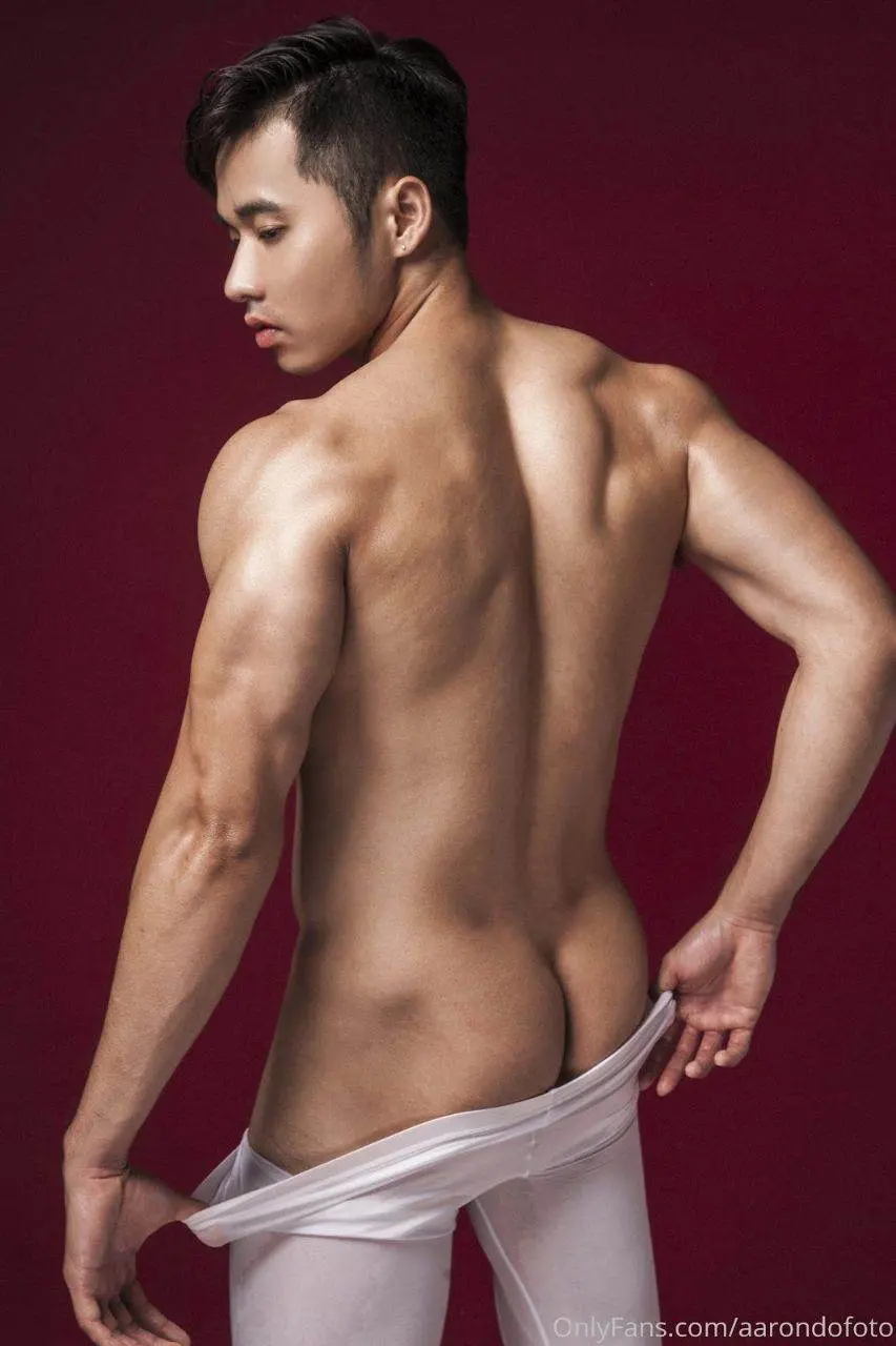 หนุ่มหล่อขึ้นปก 1182.2