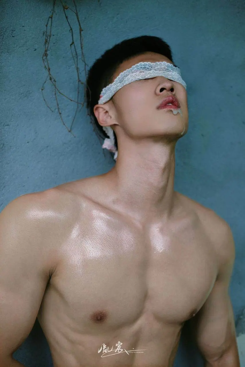 หนุ่มหล่อขึ้นปก 1185.2