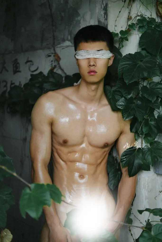 หนุ่มหล่อขึ้นปก 1185.2