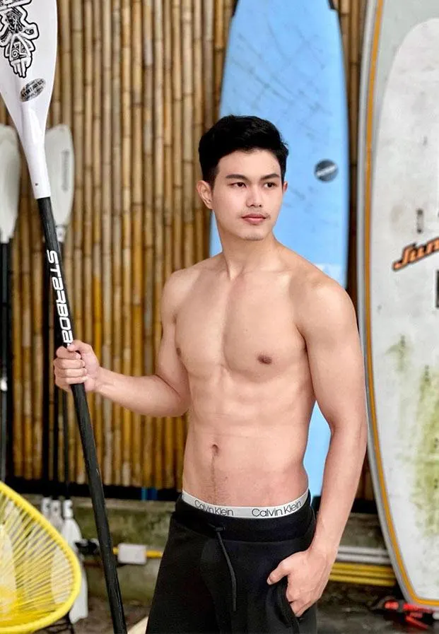 เปิดวาร์ปหนุ่มงานดี เนส นนทกร นายแบบหุ่นแซ่บ พกของใหญ่ สุดฮอตบนทวิตเตอร์