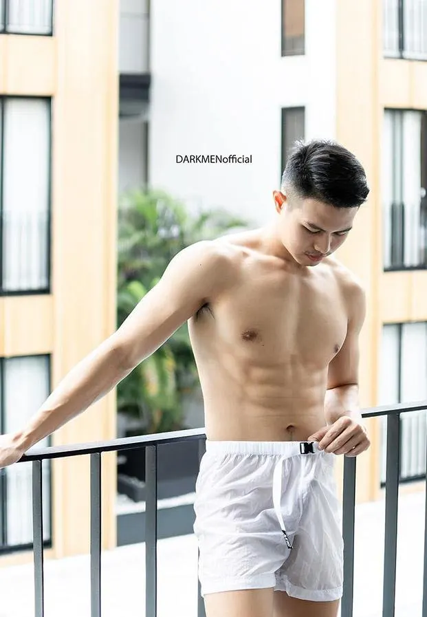 เปิดวาร์ปหนุ่มงานดี เนส นนทกร นายแบบหุ่นแซ่บ พกของใหญ่ สุดฮอตบนทวิตเตอร์