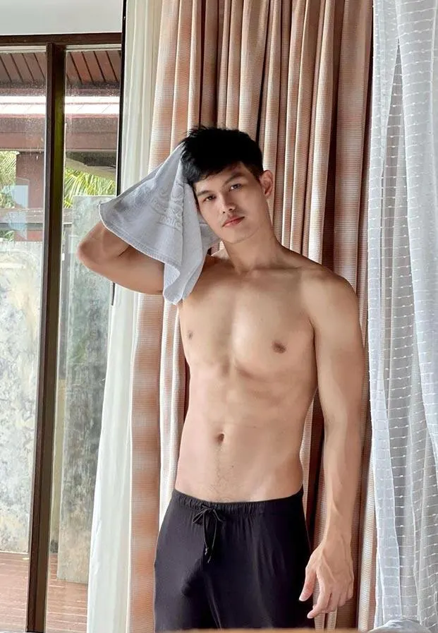 เปิดวาร์ปหนุ่มงานดี เนส นนทกร นายแบบหุ่นแซ่บ พกของใหญ่ สุดฮอตบนทวิตเตอร์