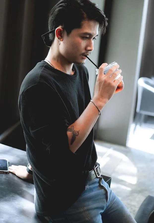 โอ๊ต กฤษณะ เปิดวาร์ป หนุ่มหล่อสายคมเข้ม ผลงานดีเร้าใจเกินต้าน