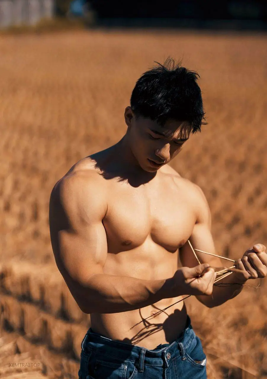 หนุ่มหล่อขึ้นปก 1180.3