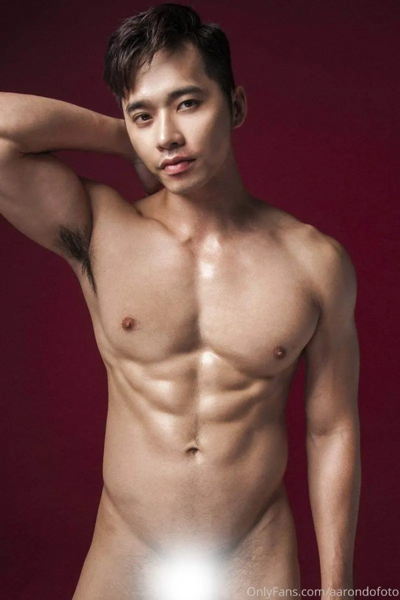 หนุ่มหล่อขึ้นปก 1182.3