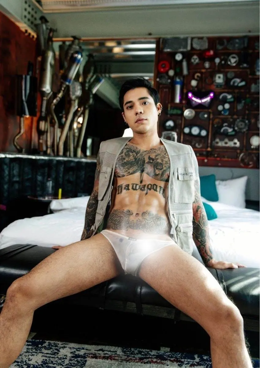 หนุ่มหล่อขึ้นปก 1186.3