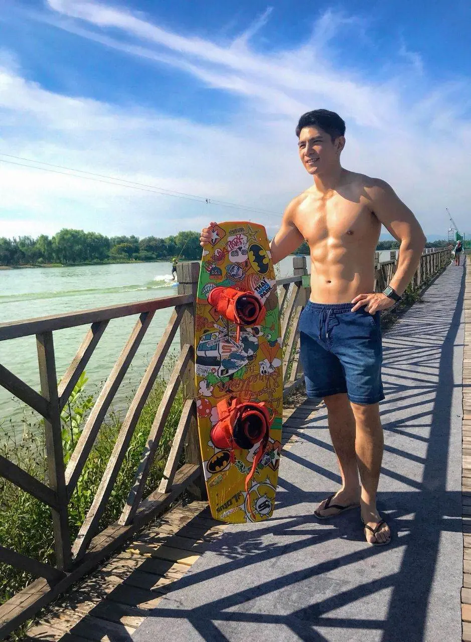 ถอดโชว์เรือนร่าง 2837