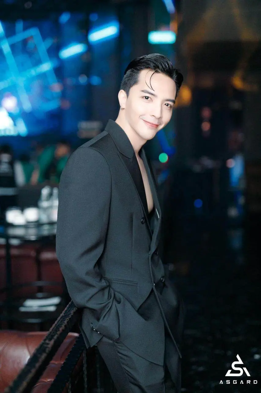 ฮาเล่ย์ บาร์โฮสตัวท็อป