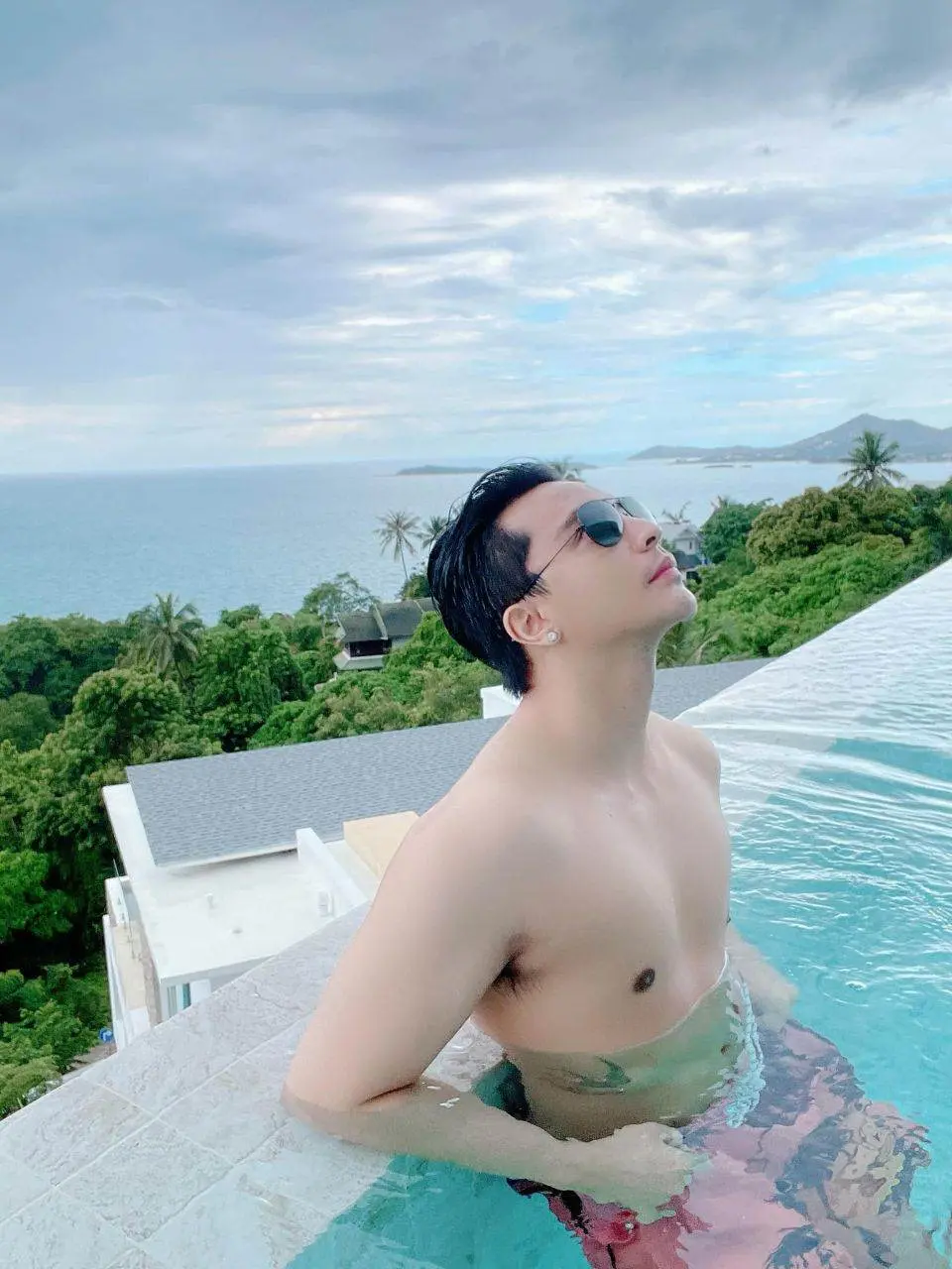 ฮาเล่ย์ บาร์โฮสตัวท็อป