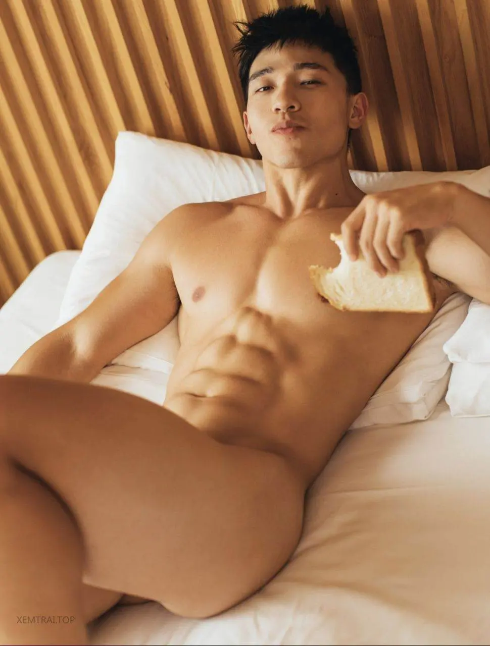 ผัวเพลีย เมียเผลอ