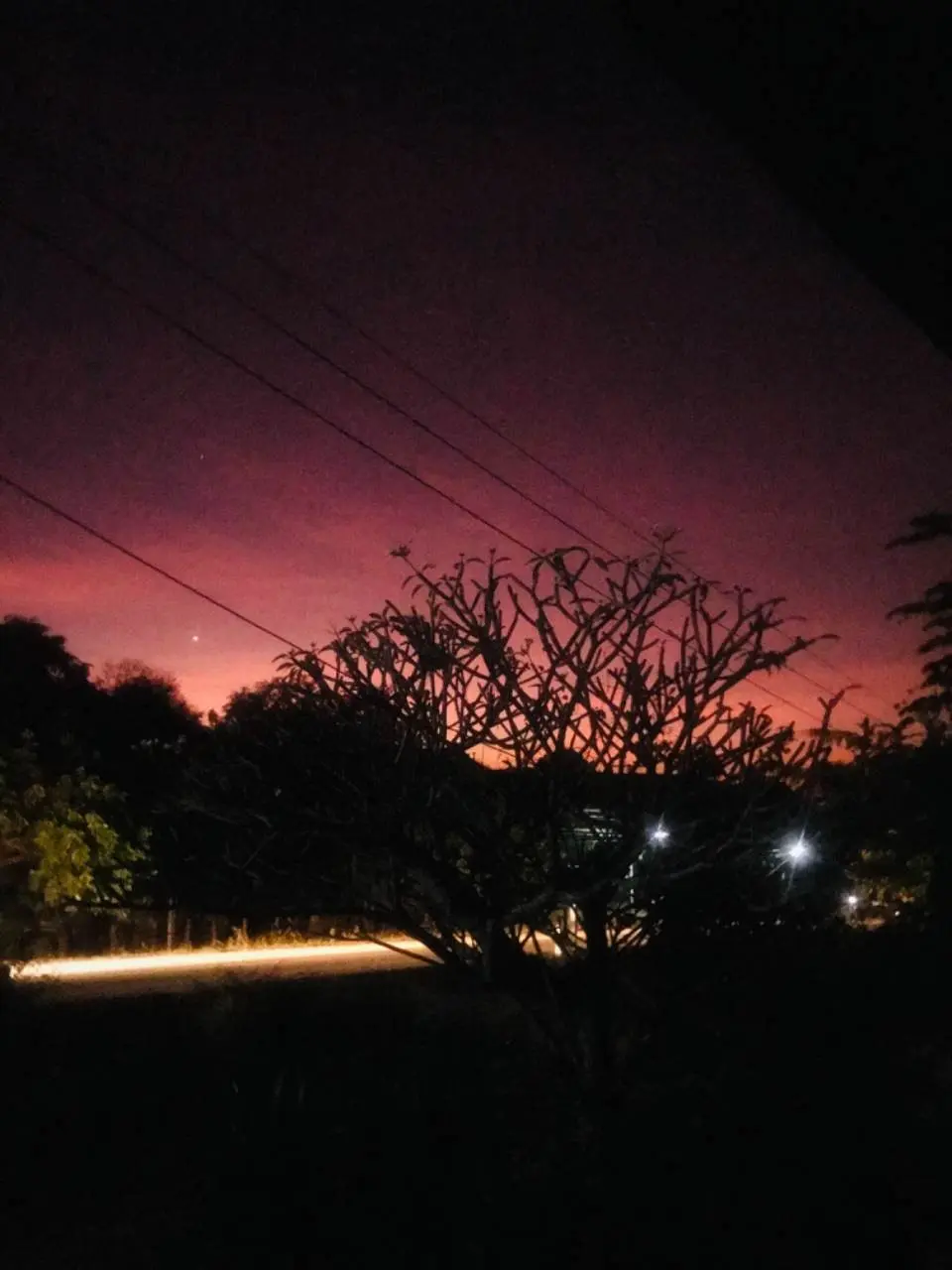 ยามเย็น เห็นแสงสีชมพู