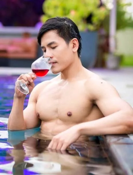 น้ำทะลัก