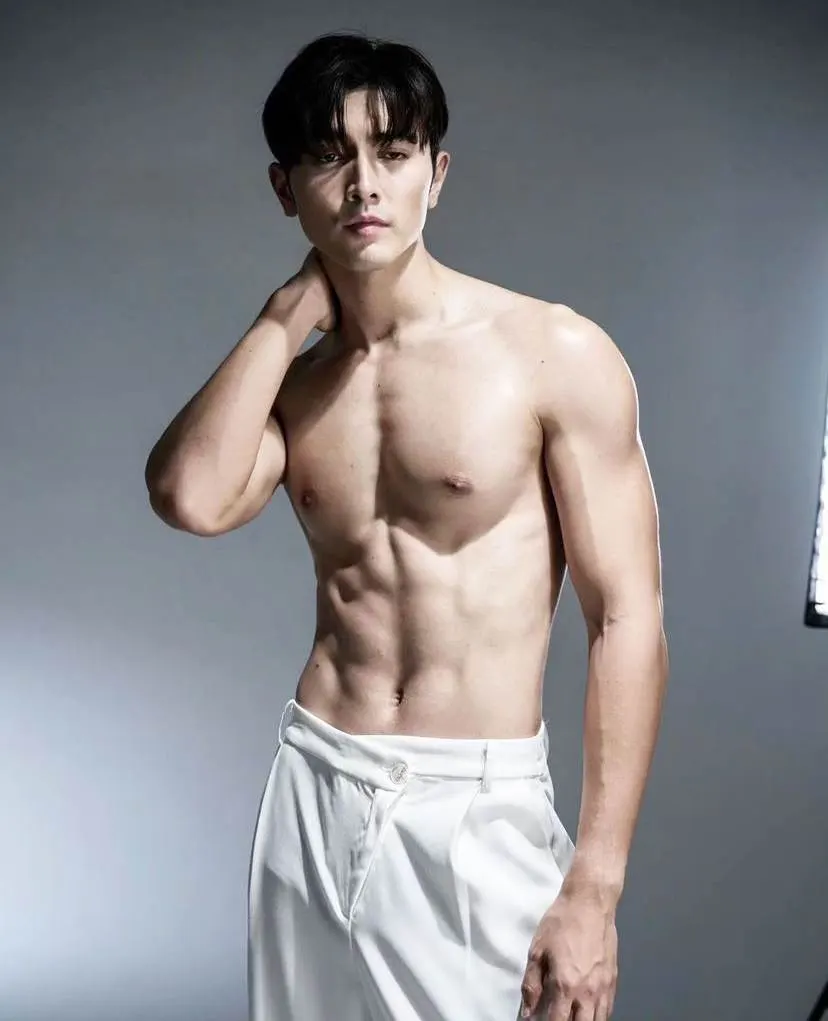 ถอดโชว์เรือนร่าง 2839