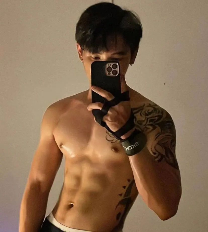 ถอดโชว์เรือนร่าง 2840