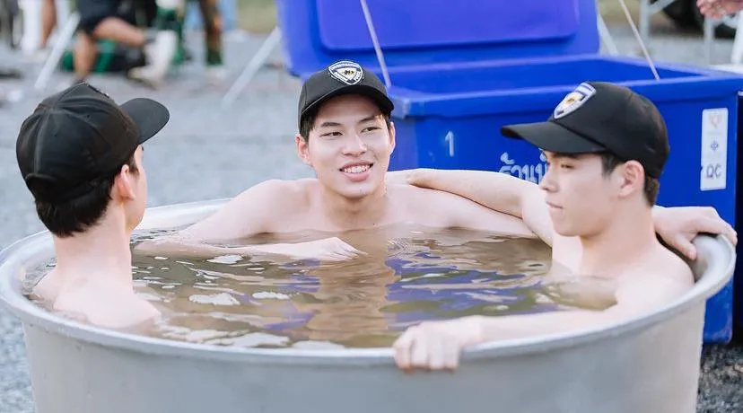 ถอดโชว์เรือนร่าง 2840