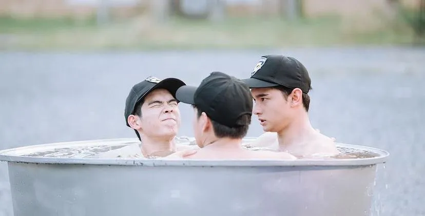 ถอดโชว์เรือนร่าง 2840