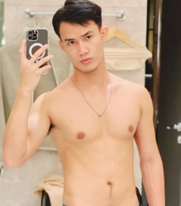 แอบส่องเพื่อนชายที่เคยให้เป็นสามี แต่ตอนนี้ไปเป็นภรรยา(คนอื่น)ได้ไง