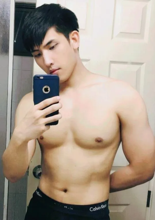 แอบส่องเพื่อนชายที่เคยให้เป็นสามี แต่ตอนนี้ไปเป็นภรรยา(คนอื่น)ได้ไง
