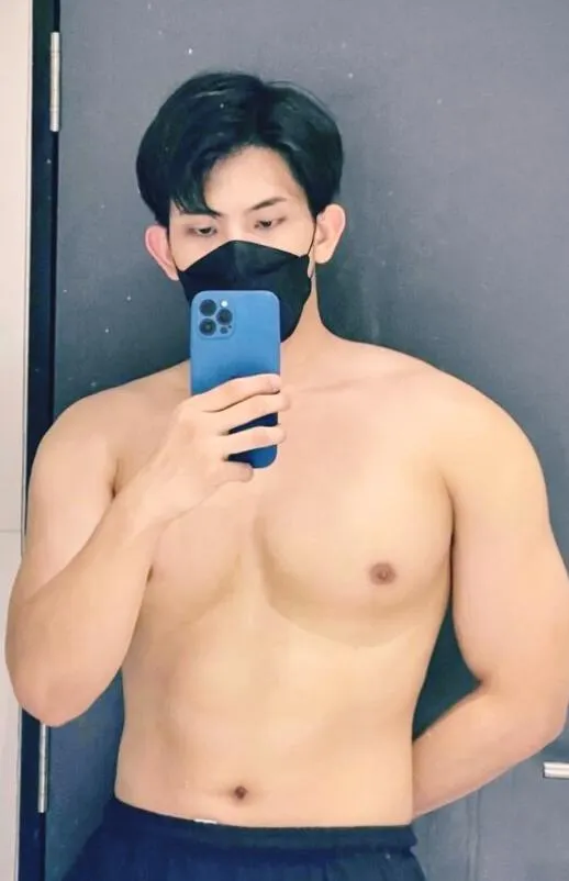 แอบส่องเพื่อนชายที่เคยให้เป็นสามี แต่ตอนนี้ไปเป็นภรรยา(คนอื่น)ได้ไง