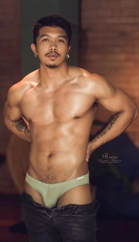 ใหญ่ล่ำจับปั๊มพ์ซะ