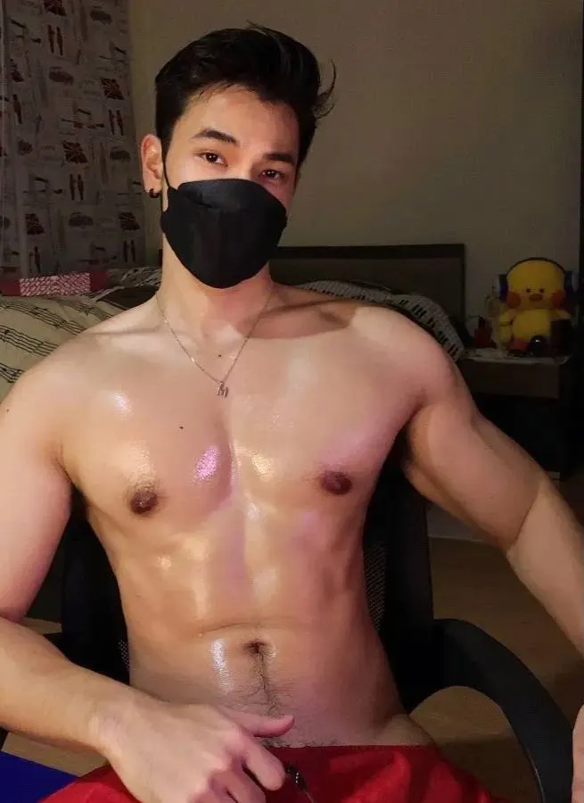 หล่อเฟิร์มขาวต้องสร้างบรรยากาศด้วยกลิ่นคาวซักหน่อย