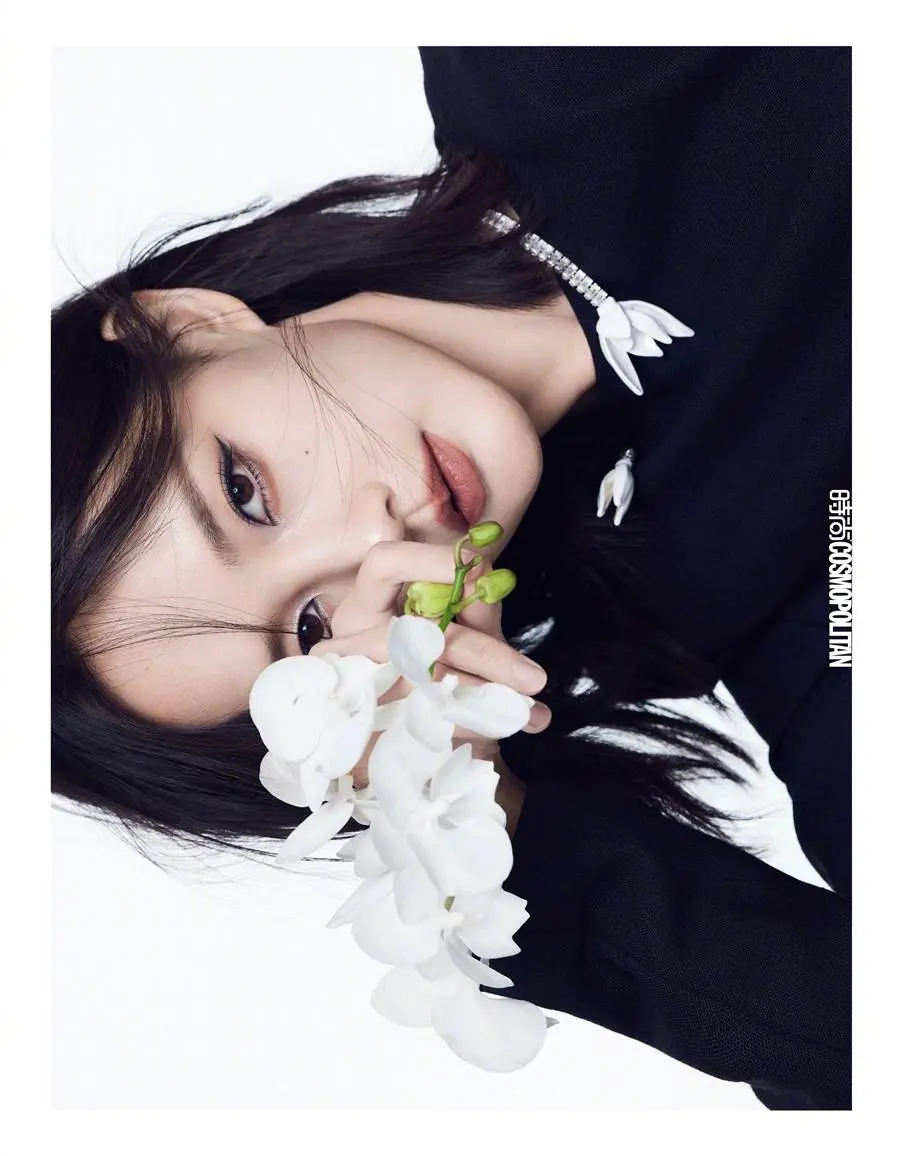 Li Yitong @ Cosmopolitan China December 2023
