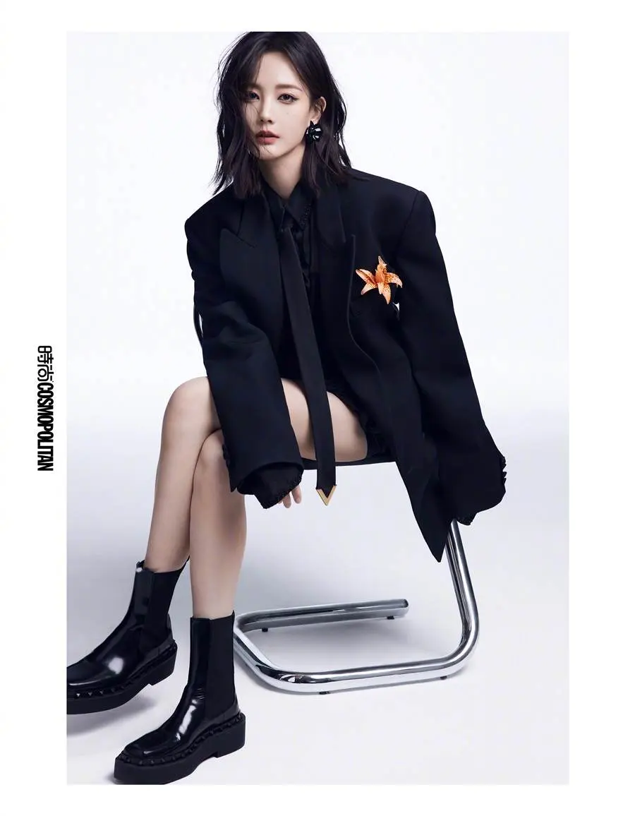Li Yitong @ Cosmopolitan China December 2023
